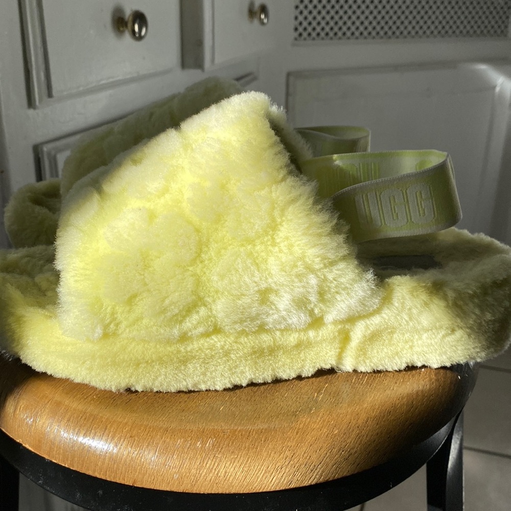 UGG fluff yeah daisy sz 8
